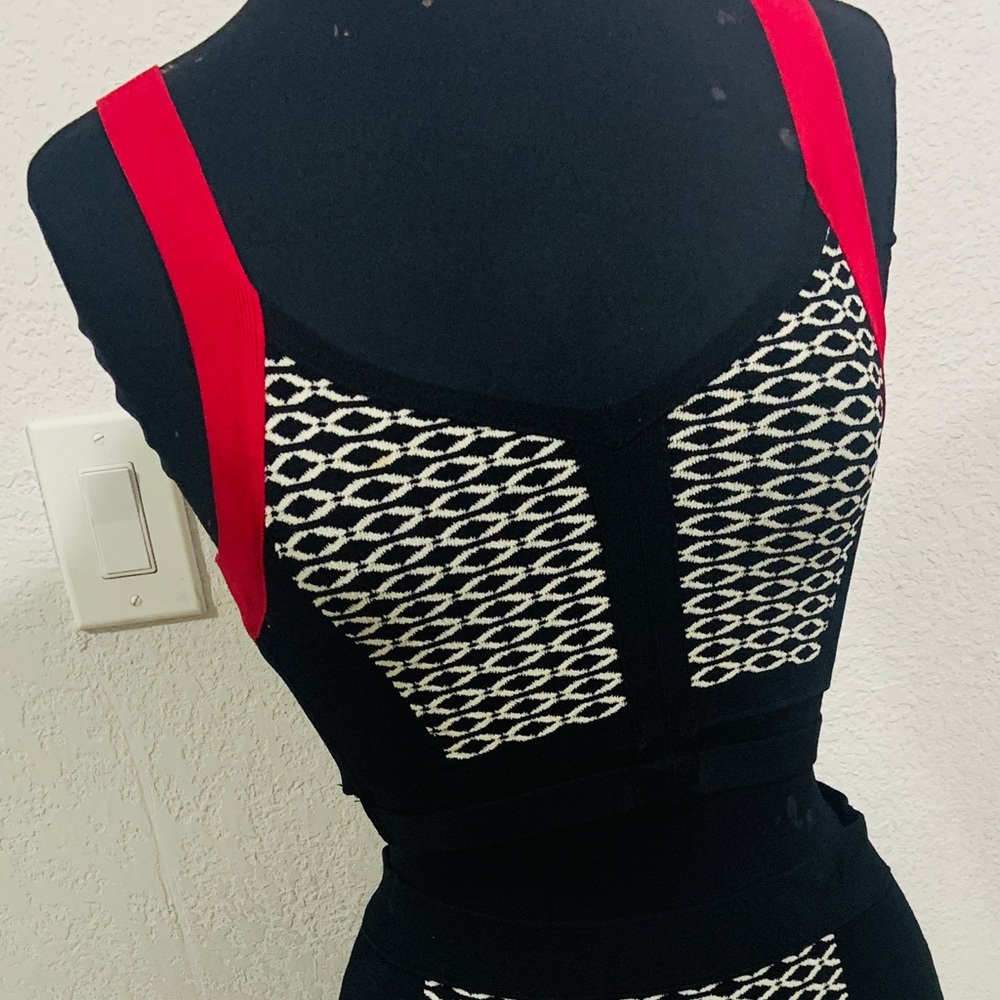 Marciano (Med) Red black and white 2pcs Skirt set - Picture 1 of 2